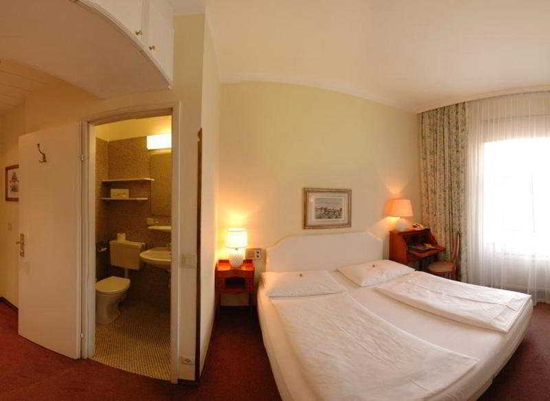Hotel Vier Jahreszeiten Salzburg Exterior foto