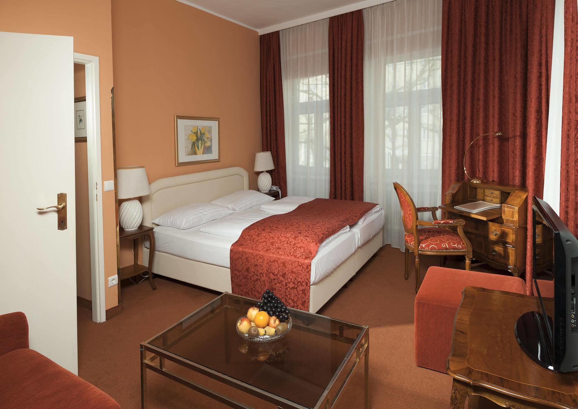 Hotel Vier Jahreszeiten Salzburg Exterior foto